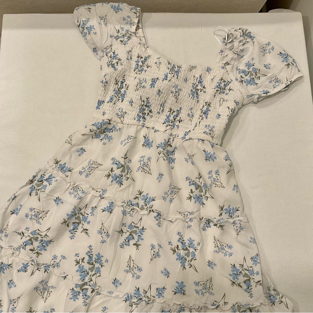 Beautiful summery dress! Light, flowy, and only $10!